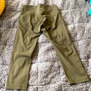 Cropped 21” wonder under luxtreme size 8